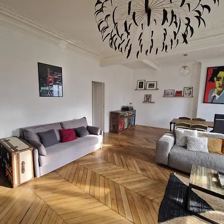 Apartment Parisian Nest 15 Min Adidas Arena & Montmartre