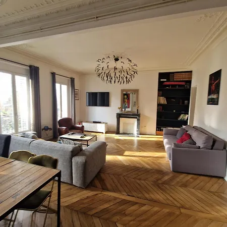 Apartment Parisian Nest 15 Min Adidas Arena & Montmartre *